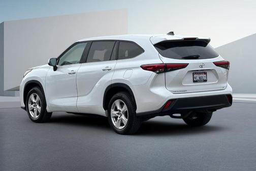 2023 Toyota Highlander LE
