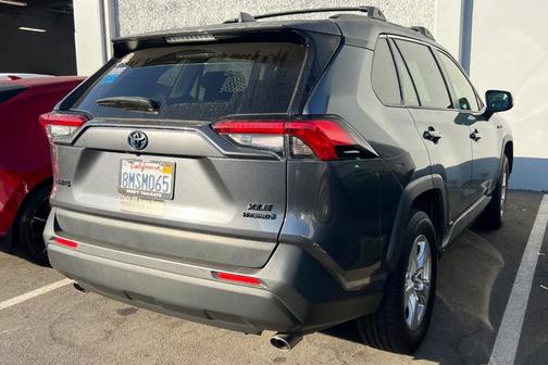 2019 Toyota RAV4 Hybrid XLE