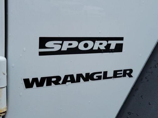 Bright White Clearcoat 2017 Jeep Wrangler Sport