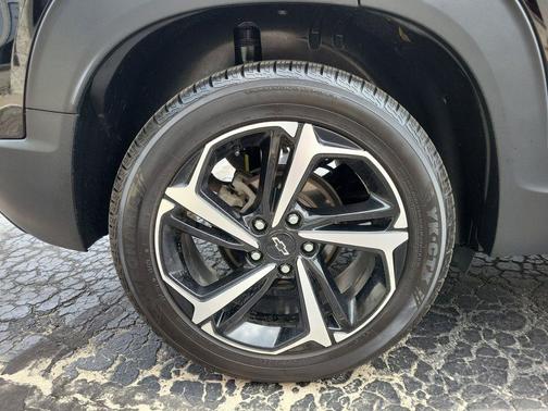 Mosaic Black Metallic 2022 Chevrolet Trailblazer RS