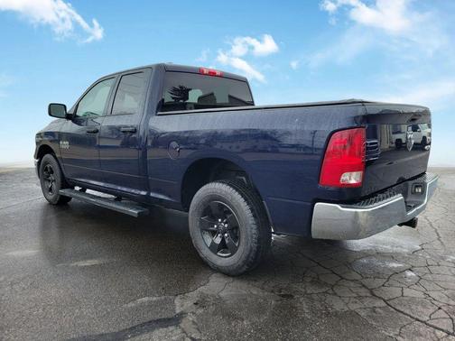 True Blue Pearlcoat 2017 RAM 1500 Tradesman/Express