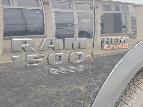 Diamond Black 2021 RAM 1500 Classic SLT