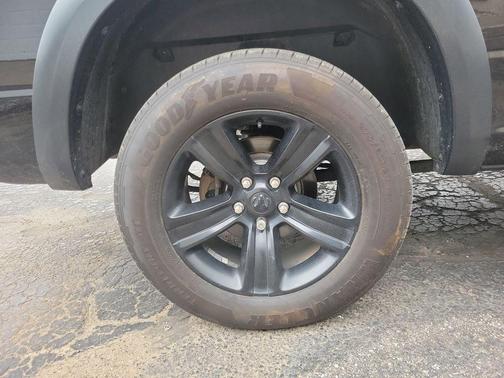 Diamond Black 2021 RAM 1500 Classic SLT