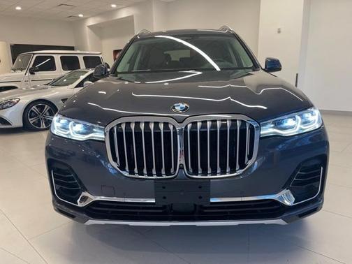 Photo 2 of 36 of 2019 BMW X7 xDrive50i