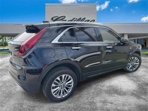2024 Cadillac XT4 Premium Luxury