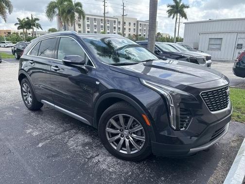 2022 Cadillac XT4 Premium Luxury