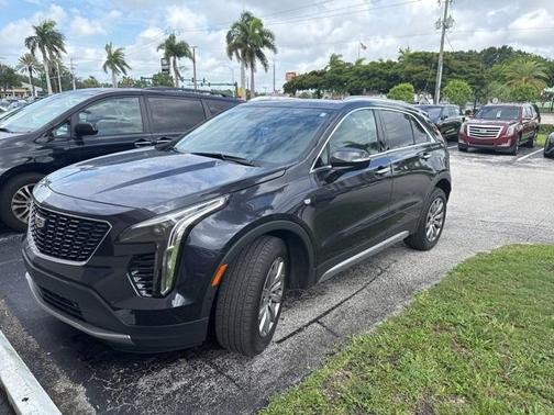 2022 Cadillac XT4 Premium Luxury