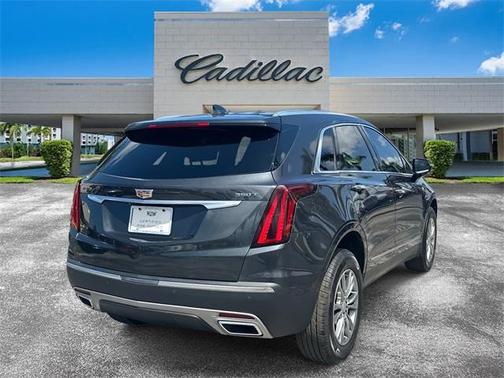 2022 Cadillac XT5 Premium Luxury