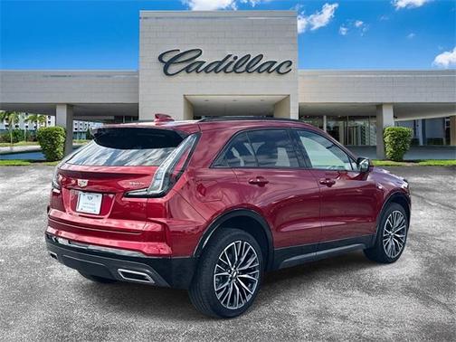 2024 Cadillac XT4 Sport