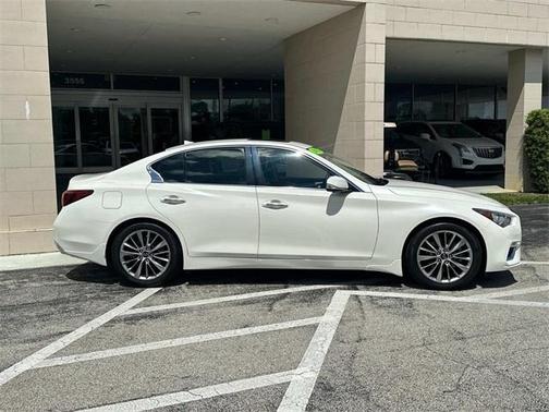 2022 INFINITI Q50 LUXE