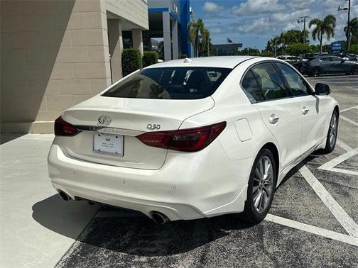 2022 INFINITI Q50 LUXE