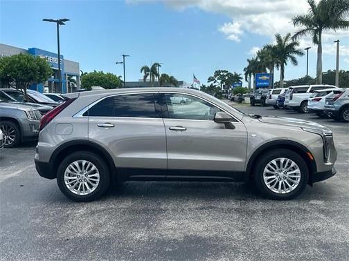 2024 Cadillac XT4 Luxury