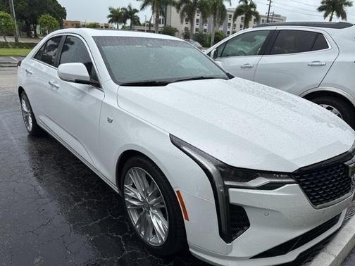 2022 Cadillac CT4 Premium Luxury