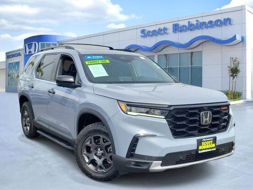 Sonic Gray Pearl 2025 Honda Pilot TrailSport