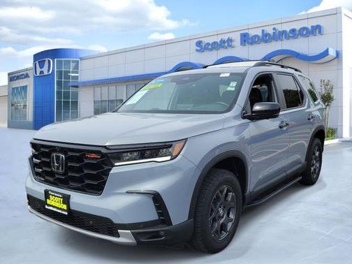 Sonic Gray Pearl 2025 Honda Pilot TrailSport