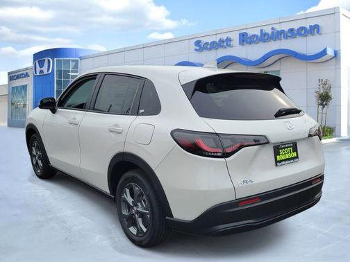 Platinum White Pearl 2026 Honda HR-V LX