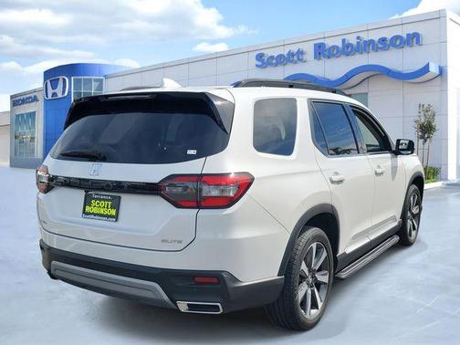Platinum White Pearl 2024 Honda Pilot Elite