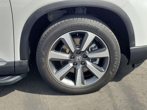 Platinum White Pearl 2024 Honda Pilot Elite