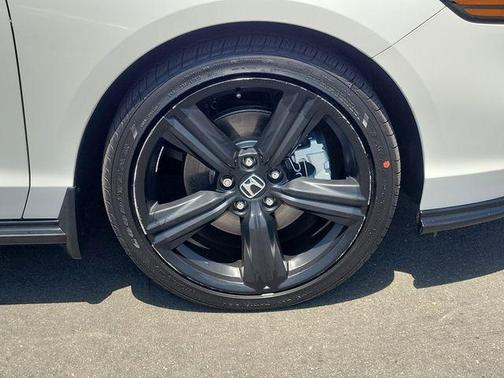 Platinum White Pearl 2023 Honda Accord Hybrid Sport-L