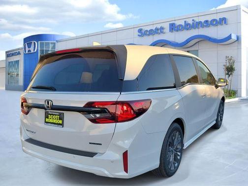 Platinum White Pearl 2026 Honda Odyssey Touring