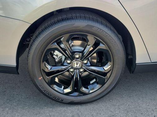 Solar Silver Metallic 2025 Honda Accord SE