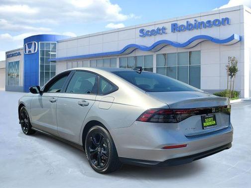 Solar Silver Metallic 2025 Honda Accord SE