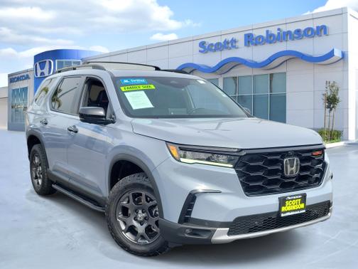 Sonic Gray Pearl 2025 Honda Pilot