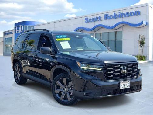 Crystal Black Pearl 2024 Honda Pilot Sport