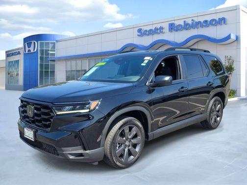 Crystal Black Pearl 2024 Honda Pilot Sport