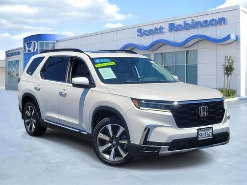 Platinum White Pearl 2024 Honda Pilot Elite