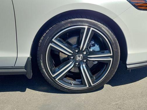 Platinum White Pearl 2023 Honda Accord Hybrid Sport
