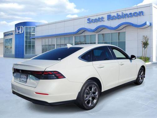 Platinum White Pearl 2023 Honda Accord EX
