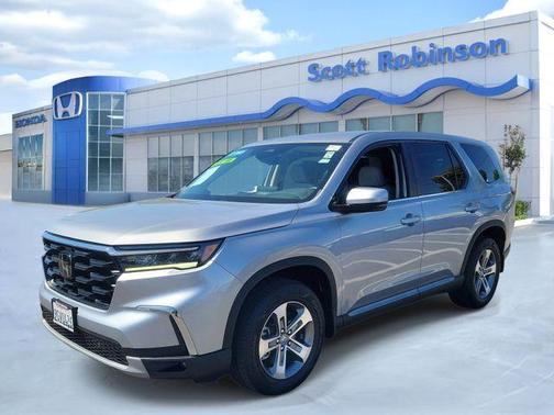 Lunar Silver Metallic 2023 Honda Pilot EX-L 7-Passenger