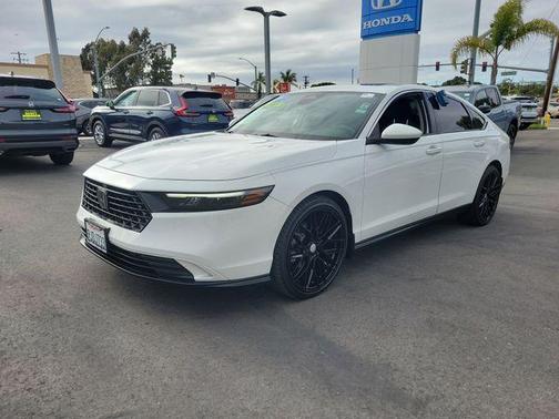 Platinum White Pearl 2023 Honda Accord EX