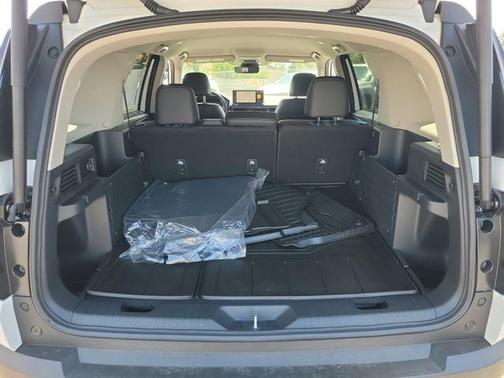 Platinum White Pearl 2026 Honda Passport RTL Towing