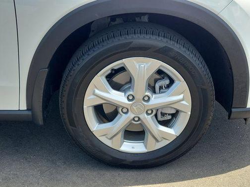 Platinum White Pearl 2024 Honda HR-V LX