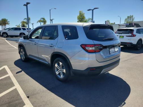 Lunar Silver Metallic 2023 Honda Pilot