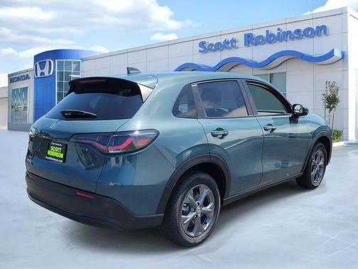 Pearl 2027 Honda HR-V LX