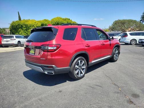Radiant Red Metallic II 2025 Honda Pilot Touring