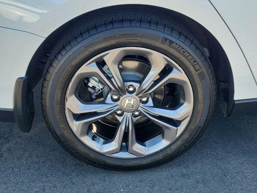 Platinum White Pearl 2023 Honda Accord EX