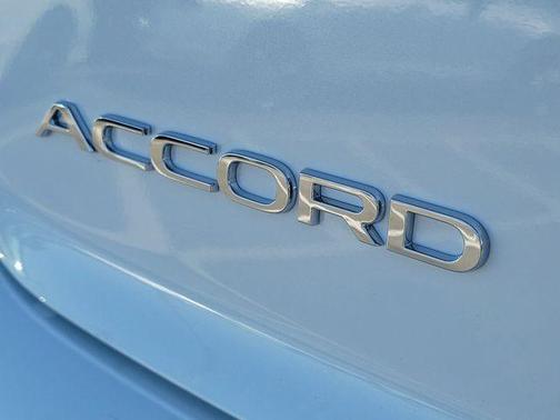 Platinum White Pearl 2026 Honda Accord SE
