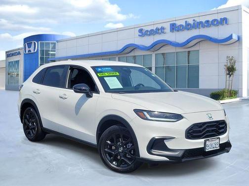 Platinum White Pearl 2024 Honda HR-V Sport