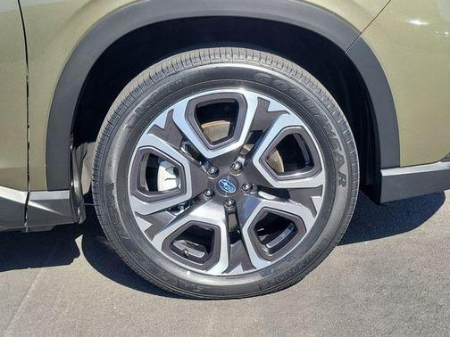 Autumn Green Metallic 2023 Subaru Ascent Limited 7-Passenger