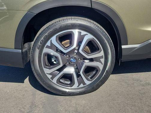 Autumn Green Metallic 2023 Subaru Ascent Limited 7-Passenger