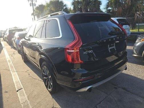 2018 Volvo XC90 T5 Momentum