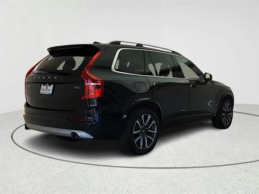 2018 Volvo XC90 T5 Momentum