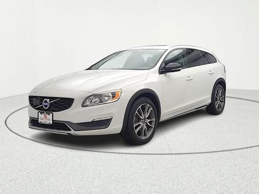 2016 Volvo V60 Cross Country T5