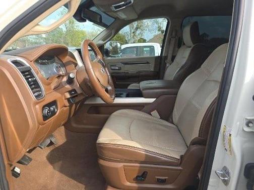 2019 RAM 2500 Laramie Crew Cab 4x4 6'4' Box