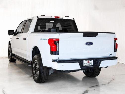 2023 Ford F-150 Lightning XLT