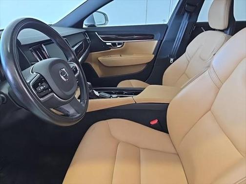 2018 Volvo S90 T5 Momentum